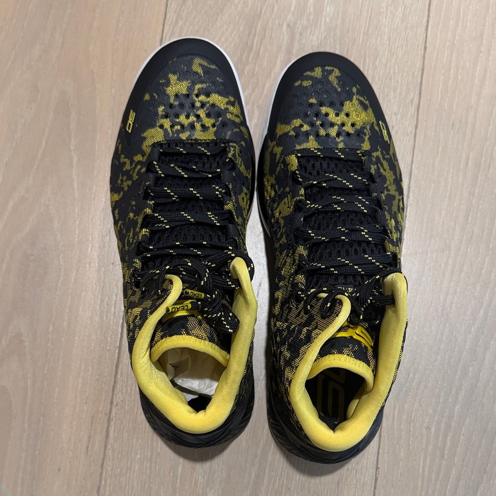 Under Armour Curry 1 brand new size 12